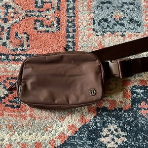 🤎 Lululemon Everywhere Belt Bag Java 🤎